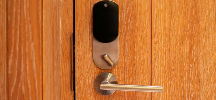 Automatic Locking Door Knob Alpine